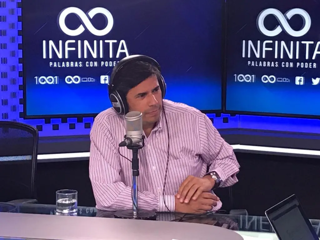 Claudio Pizarro - Radio Infinita
